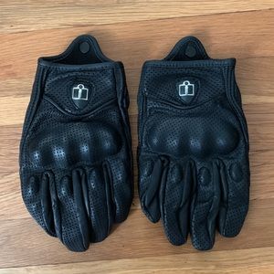 Icon Pursuit Gloves